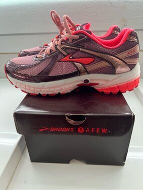 Brooks Women’s Pink and Coral Athletic Running Shoes